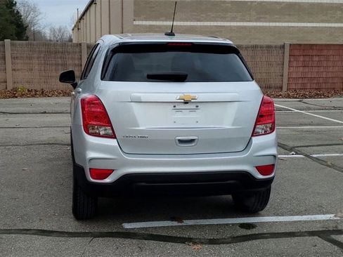 Used 2021 Chevrolet Trax LS w/ Tint and Cruise Package image 7