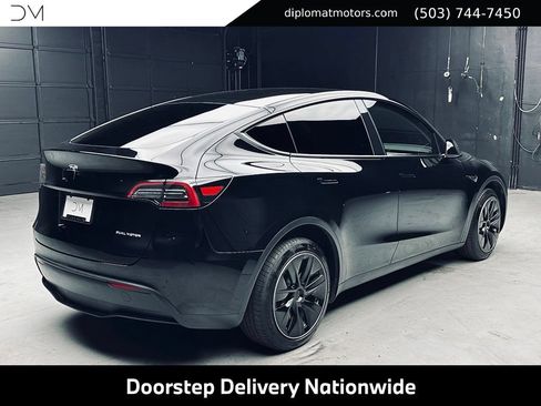 Used 2023 Tesla Model Y Long Range AWD/4WD image 7