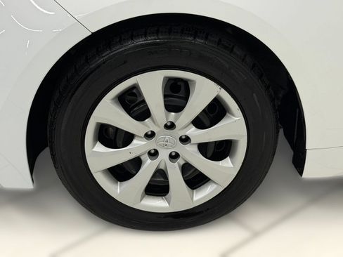 Used 2024 Toyota Corolla LE FWD image 11