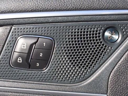 Used 2024 Ford Edge Titanium image 21