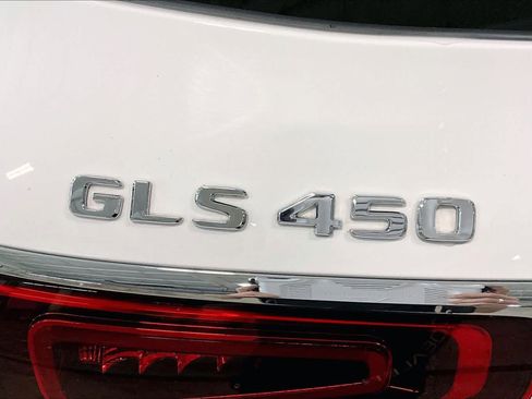 Used 2022 Mercedes-Benz GLS 450 4MATIC image 10