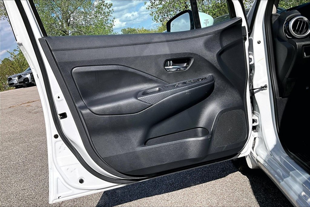 Used 2025 Nissan Versa SV w/ Trunk Package FWD image 22