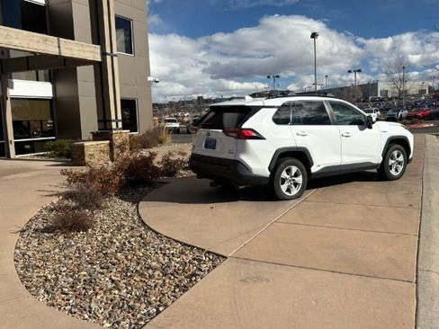 Used 2019 Toyota RAV4 XLE w/ Convenience Package AWD/4WD image 11