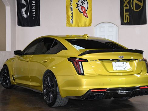 Used 2024 Cadillac CT5 V Blackwing w/ Carbon Fiber Package 2 RWD image 6