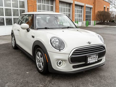 Used 2020 MINI Cooper 2-Door Hardtop image 5