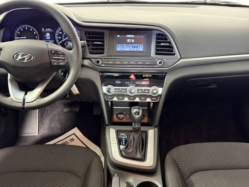 Used 2020 Hyundai Elantra SE w/ Cargo Package (C1) FWD image 12