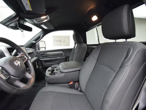 New 2026 RAM 2500 Tradesman AWD/4WD image 11