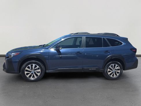 Used 2024 Subaru Outback Premium image 2