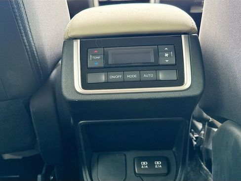 Used 2020 Subaru Ascent Premium w/ Convenience Package AWD/4WD image 32