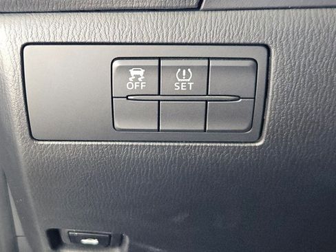 Used 2015 MAZDA MAZDA3 i SV image 13