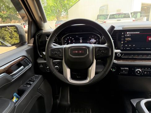 Used 2025 GMC Sierra 1500 Elevation AWD/4WD image 13