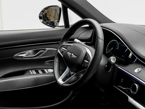 Used 2025 Genesis GV70 2.5T w/ Sport Prestige Package AWD/4WD image 17