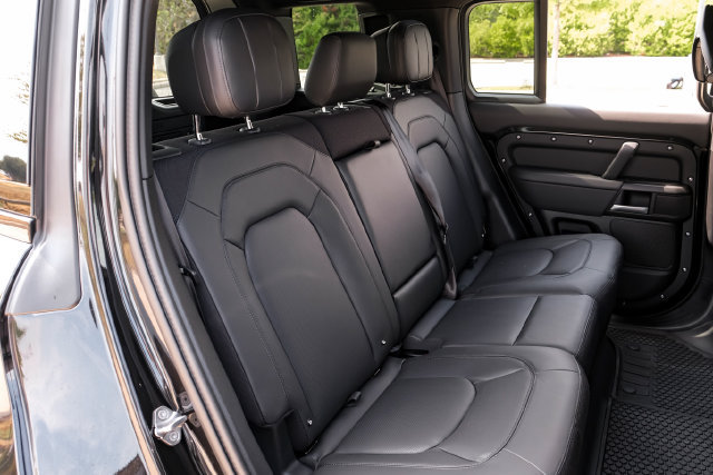 New 2026 Land Rover Defender 110 X AWD/4WD image 40