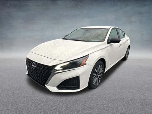 Used 2025 Nissan Altima 2.5 SV FWD image 5
