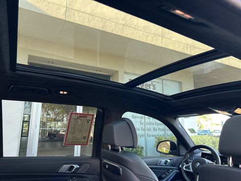 Used 2024 BMW X7 xDrive40i w/ M Sport Package image 32