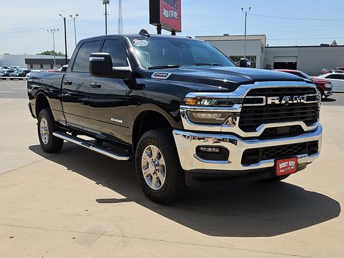 Used 2026 RAM 2500 Big Horn AWD/4WD image 4