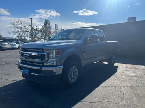 Used 2021 Ford F250 XLT image 3