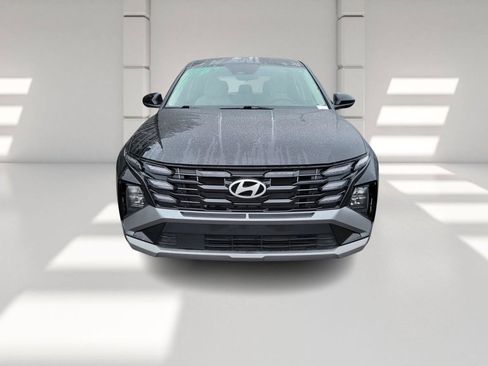 Used 2025 Hyundai Tucson SE image 2