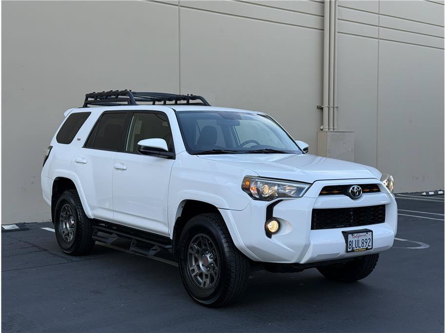Used 2019 Toyota 4Runner SR5 AWD/4WD image 2