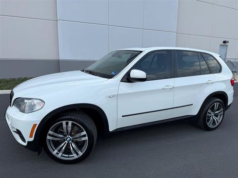 Used 2011 BMW X5 xDrive35d AWD/4WD image 3