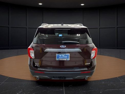 Certified 2023 Ford Explorer XLT w/ Equipment Group 202A AWD/4WD image 5
