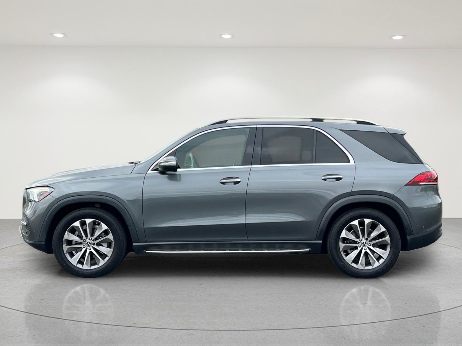 Used 2022 Mercedes-Benz GLE 350 4MATIC image 2