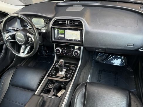 Used 2020 Jaguar XE S image 23