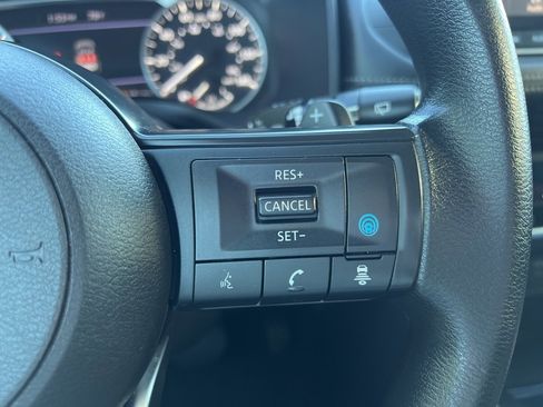 Used 2024 Nissan Rogue SV image 26