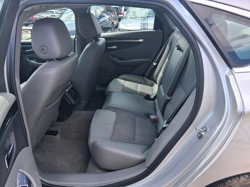 Used 2017 Chevrolet Impala LT FWD image 20
