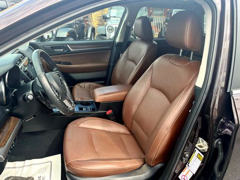 Used 2017 Subaru Outback 3.6R Touring image 11