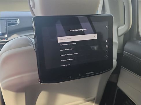 Used 2024 Jeep Wagoneer L Series III w/ Premium Group I image 22