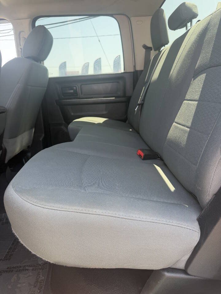 Used 2018 RAM 2500 Tradesman w/ Chrome Appearance Group AWD/4WD image 19