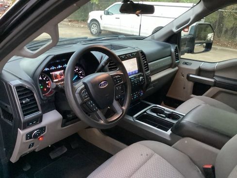 Used 2021 Ford F250 XLT w/ XLT Premium Package image 24