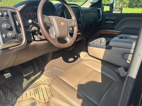 Used 2019 Chevrolet Silverado 2500 LTZ w/ Duramax Plus Package AWD/4WD image 11