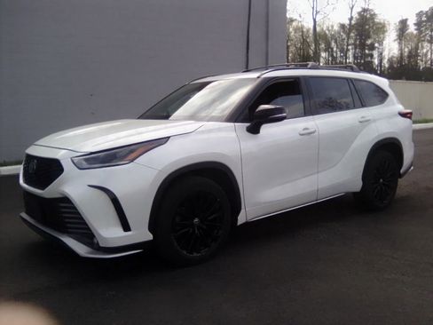 Used 2023 Toyota Highlander XSE image 17