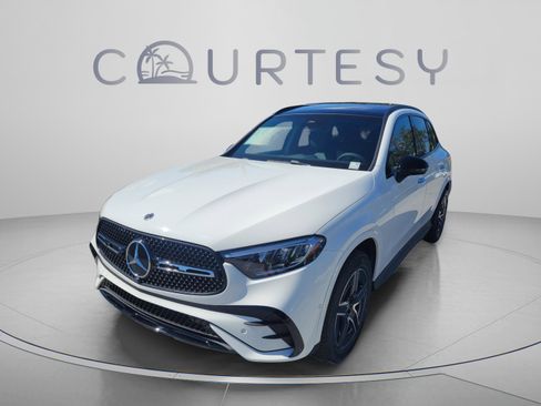 Certified 2026 Mercedes-Benz GLC 300 4MATIC image 1