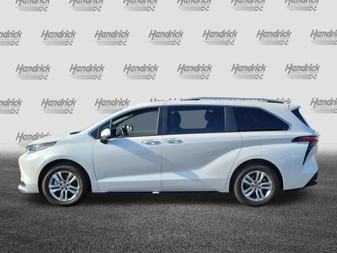 Used 2022 Toyota Sienna Limited FWD image 4