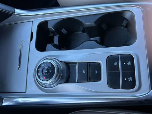 Used 2023 Ford Explorer XLT w/ Equipment Group 202A image 24