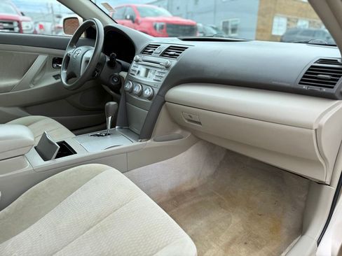 Used 2010 Toyota Camry LE FWD image 26