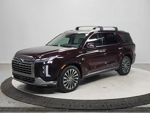 Used 2025 Hyundai Palisade Calligraphy FWD image 3