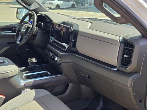 Certified 2022 GMC Sierra 1500 SLT w/ SLT Premium Package image 28