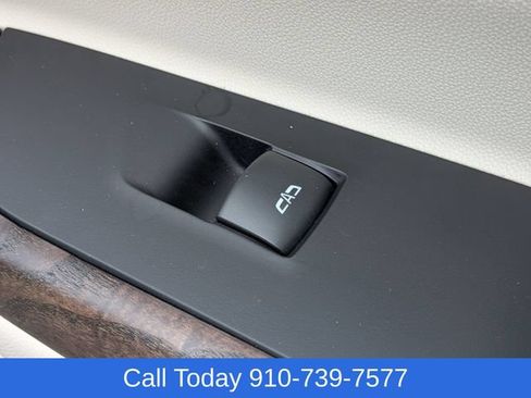 Used 2023 GMC Acadia Denali w/ Denali Ultimate Package FWD image 41