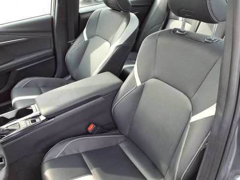 Used 2025 Toyota Camry SE w/ Multimedia Upgrade Package image 15