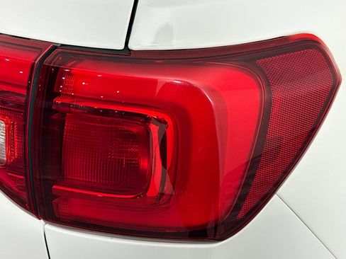 Used 2018 GMC Acadia SLT image 36