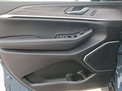 New 2026 Jeep Grand Cherokee Limited image 8