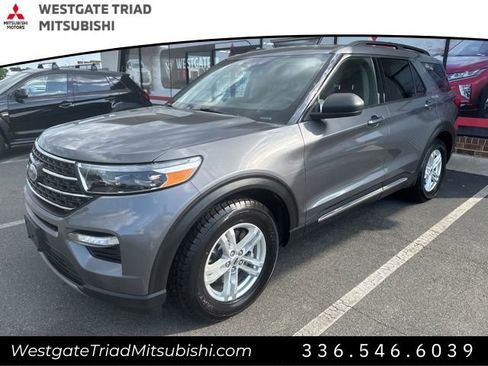 Used 2022 Ford Explorer XLT w/ Equipment Group 202A RWD image 3