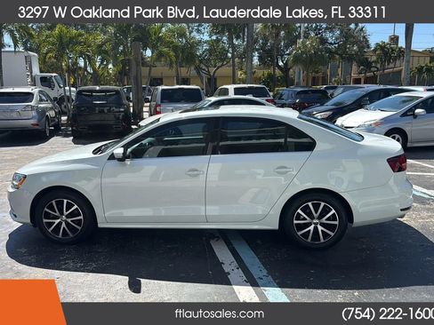 Used 2017 Volkswagen Jetta SE image 7