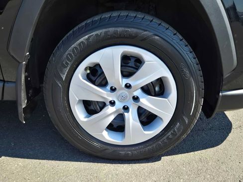 Certified 2020 Toyota RAV4 LE w/ Carpet Mat Package AWD/4WD image 10