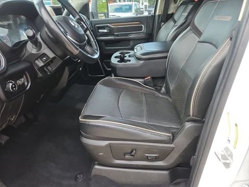 Used 2024 RAM 2500 Laramie AWD/4WD image 18