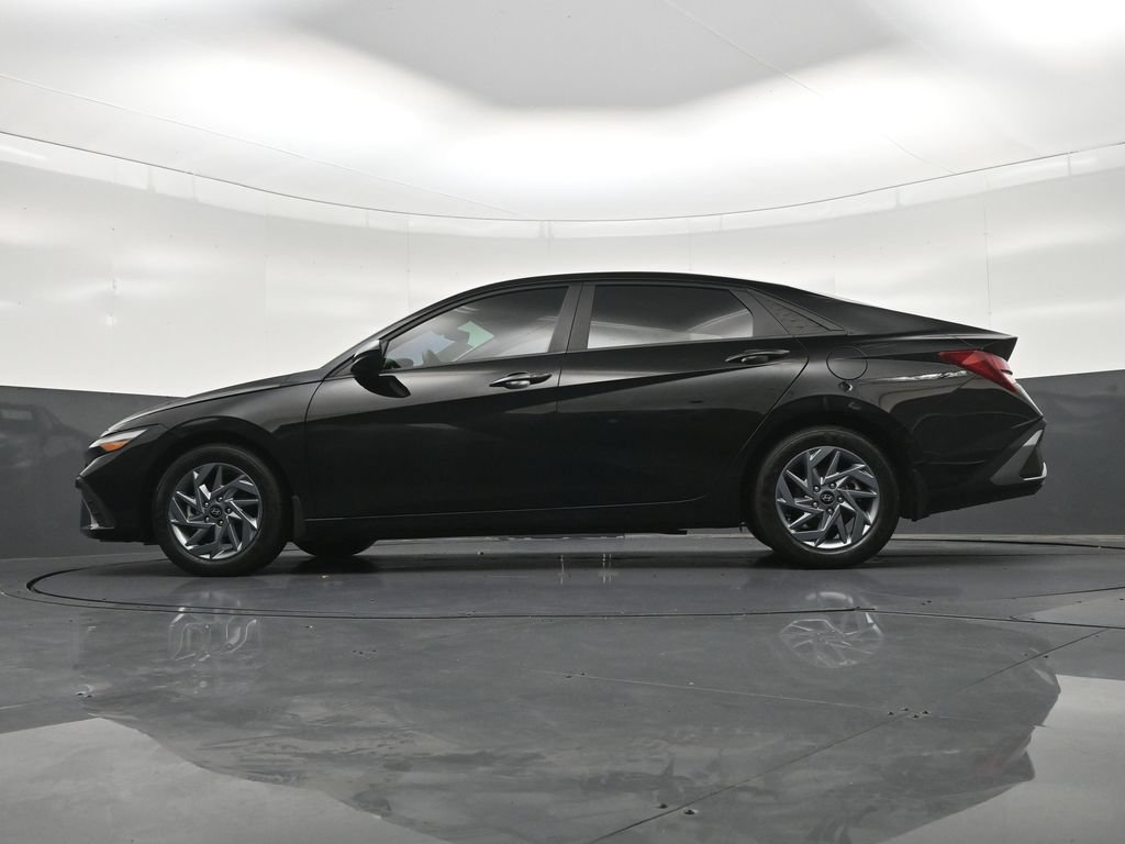 Used 2024 Hyundai Elantra SEL FWD image 24